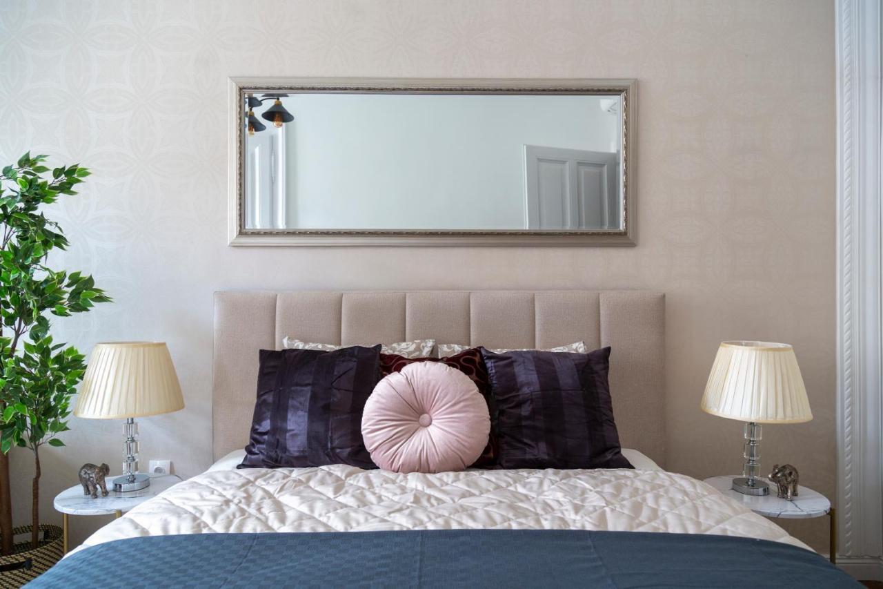 Apartment Luxurious Art Deco In The Heart Of Budapest
