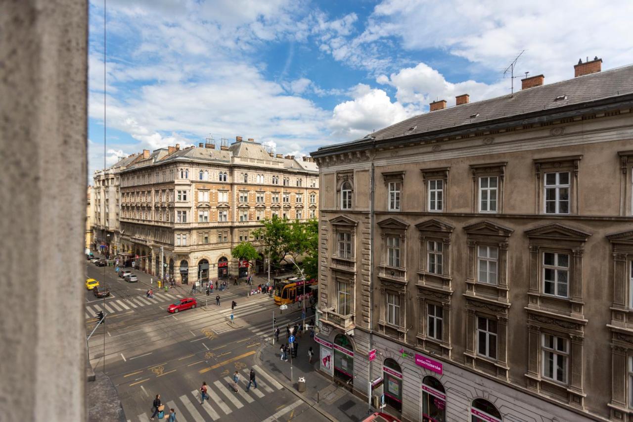 Luxurious Art Deco In The Heart Of Apartment Budapest