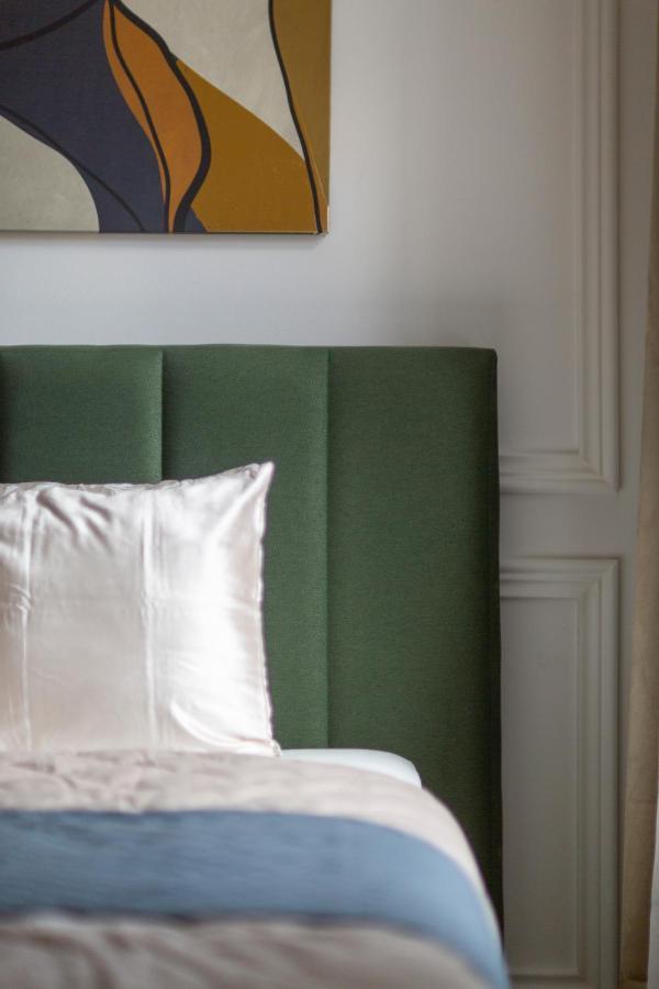 Luxurious Art Deco In The Heart Of Apartment *