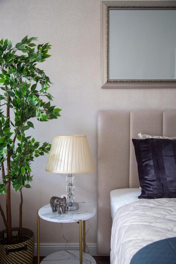 Apartment Luxurious Art Deco In The Heart Of Budapest