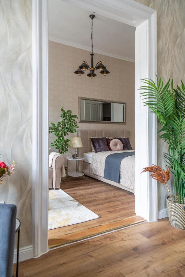 Apartment Luxurious Art Deco In The Heart Of Budapest